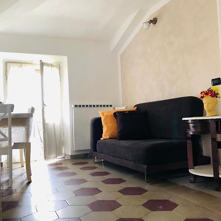 Casa di Aristide Apartment Erba Bagian luar foto