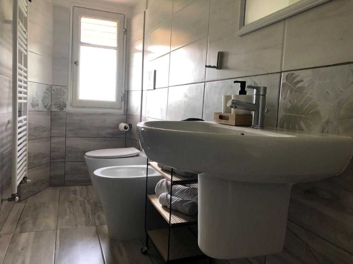 Casa di Aristide Apartment Erba Bagian luar foto
